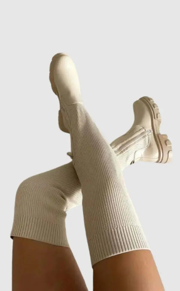 Stivali al ginocchio in maglia elasticizzata con texture a coste per uno stile tutto il giorno