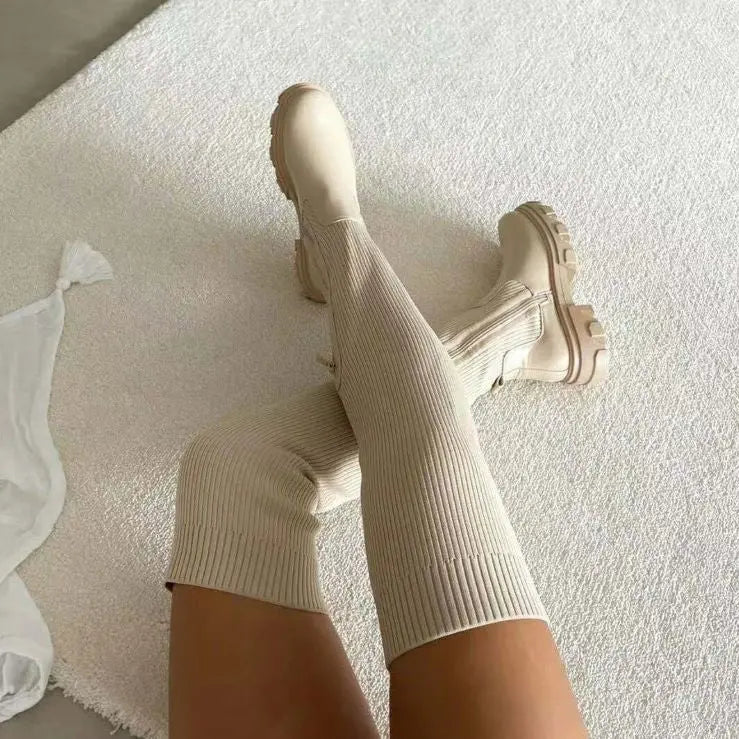 Stivali al ginocchio in maglia elasticizzata con texture a coste per uno stile tutto il giorno