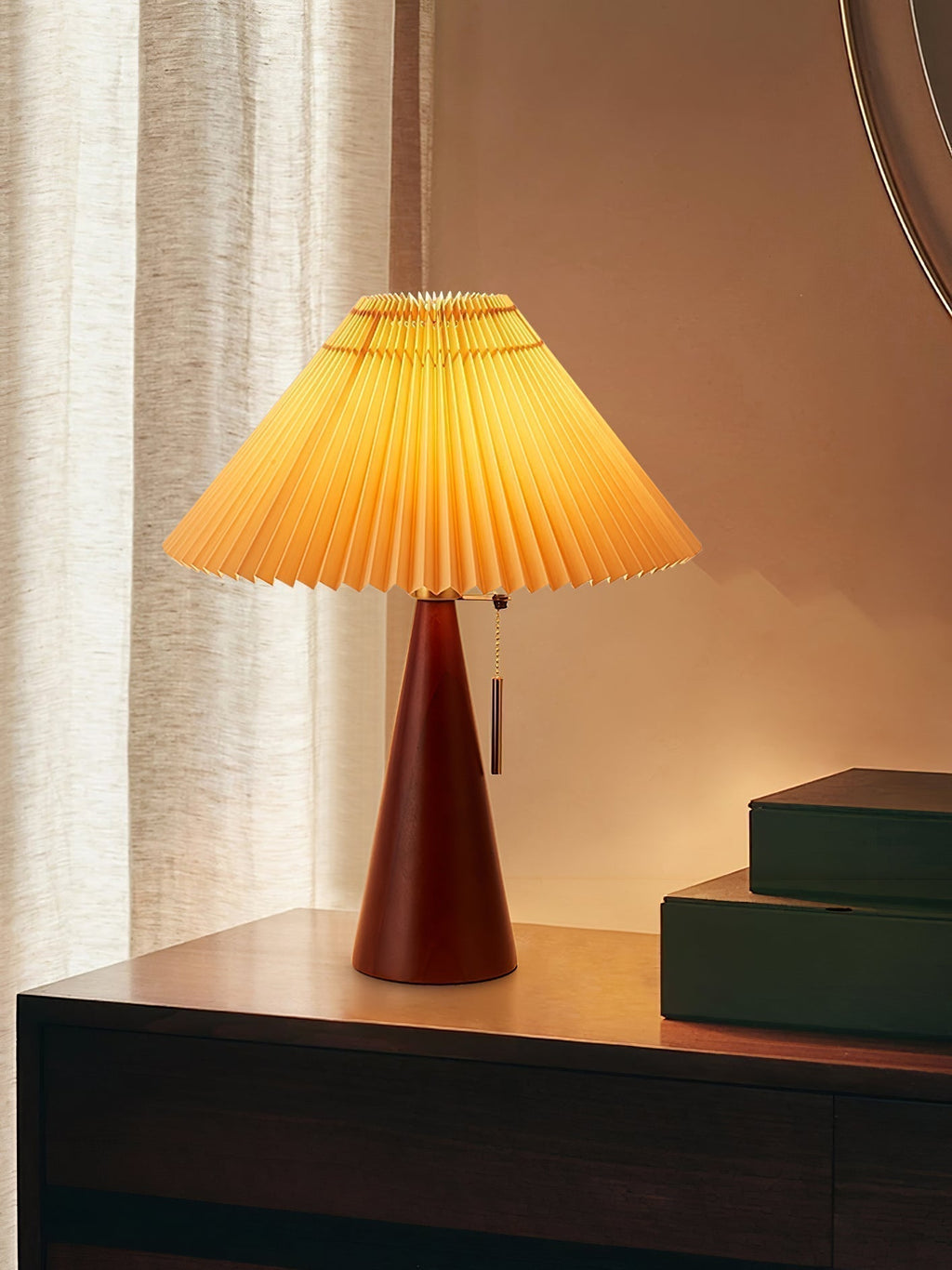 Aurelia Beige Træ- og Metallampe med Linned Plisseret Skærm