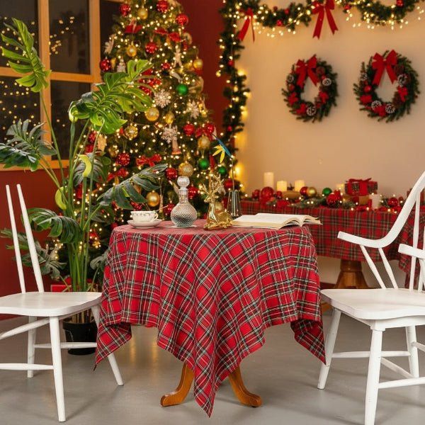 Hearthlume Festive Tablecloth Durable Polyester Easy Care For Christmas Dinner