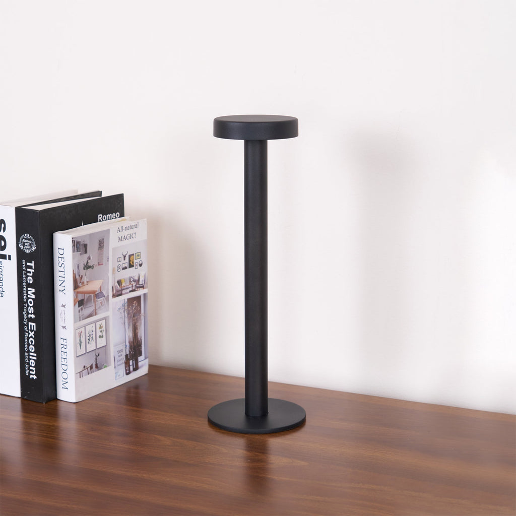 Lámpara de Mesa LED Recargable LumaGlow con Base Magnética y Regulador Táctil