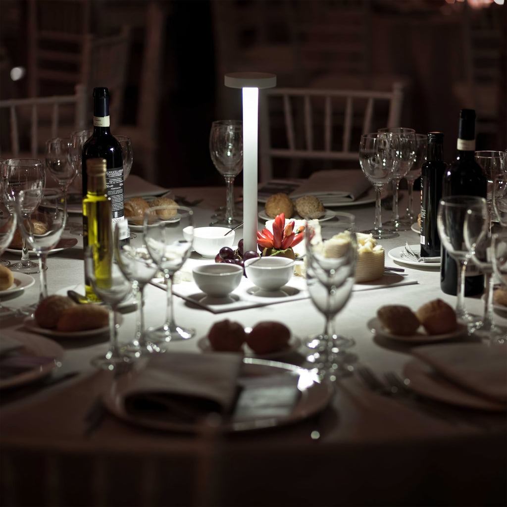 Lámpara de Mesa LED Recargable LumaGlow con Base Magnética y Regulador Táctil