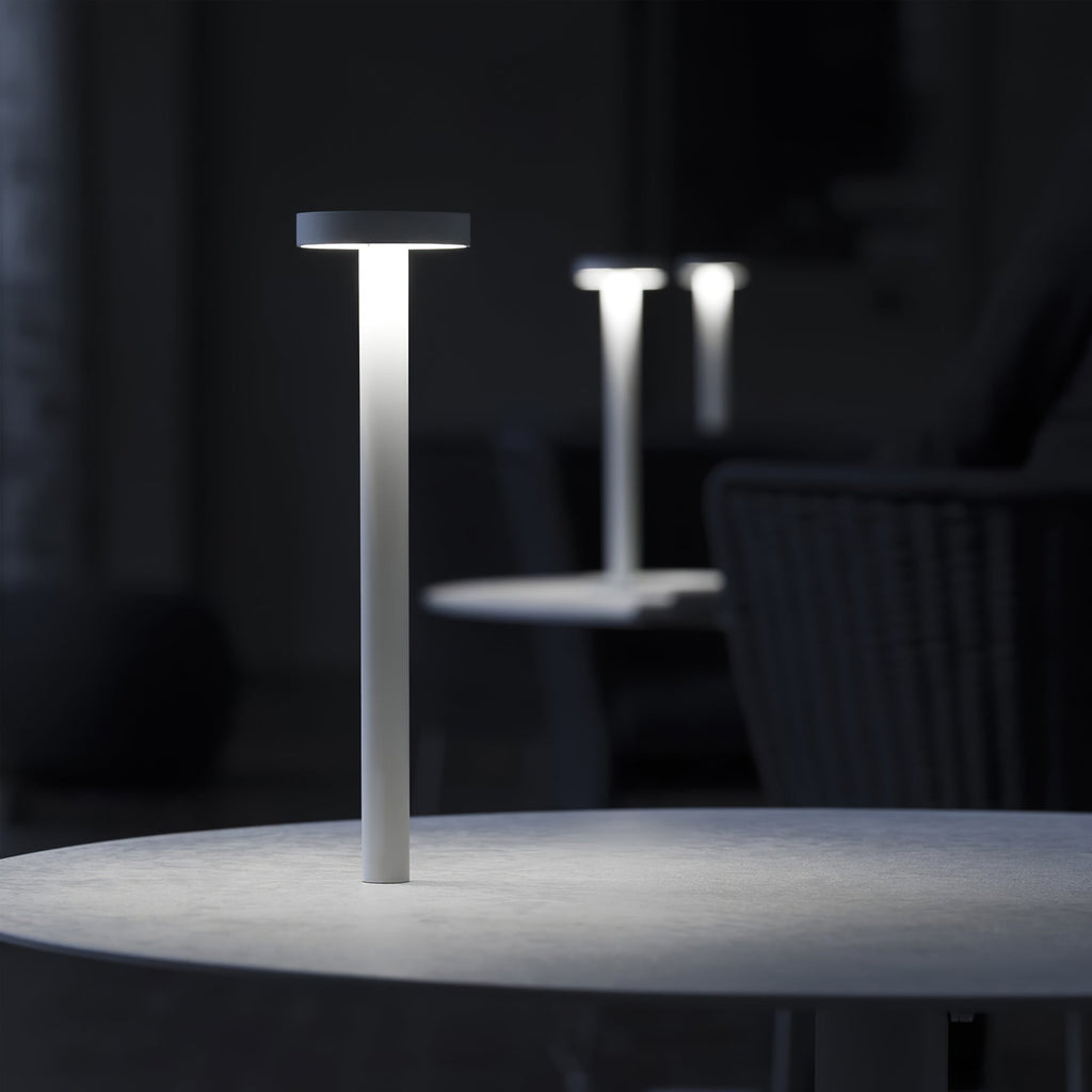 Lámpara de Mesa LED Recargable LumaGlow con Base Magnética y Regulador Táctil