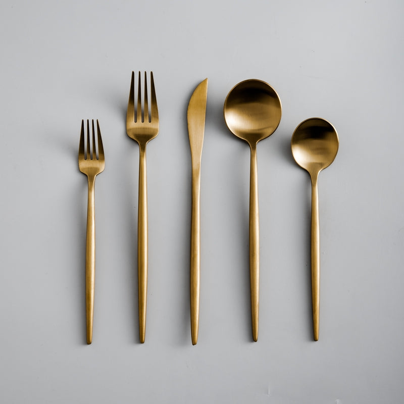Set di posate in acciaio inox color oro da 20 pezzi per la tavola di tutti i giorni
