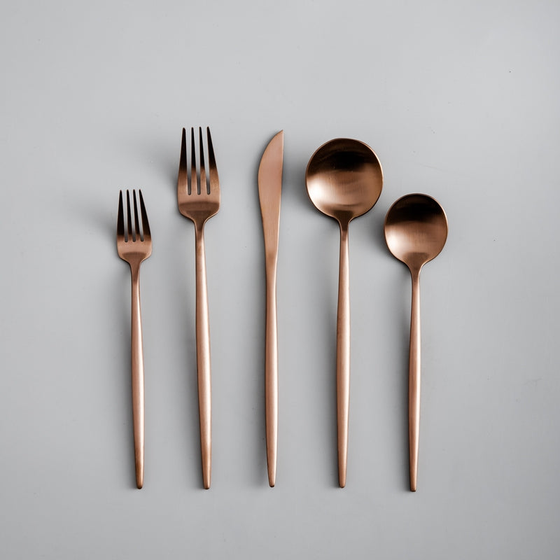 Set di posate in acciaio inox color oro da 20 pezzi per la tavola di tutti i giorni