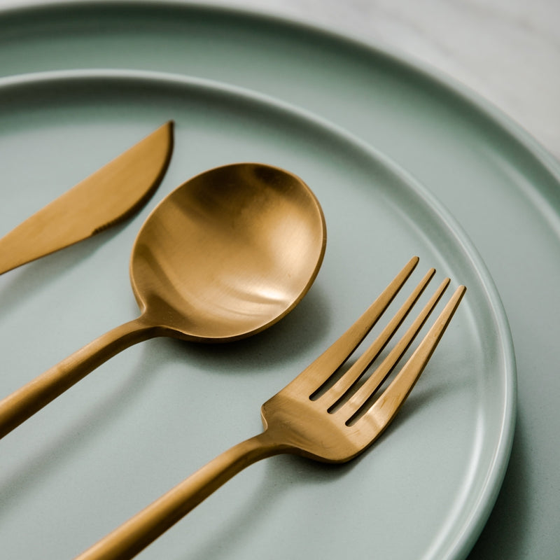 Set di posate in acciaio inox color oro da 20 pezzi per la tavola di tutti i giorni