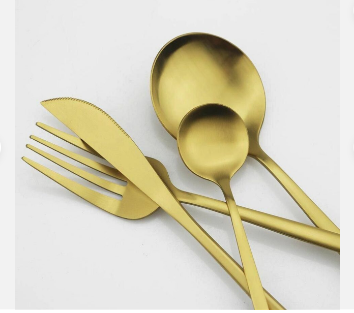 Set di posate in acciaio inox color oro da 20 pezzi per la tavola di tutti i giorni
