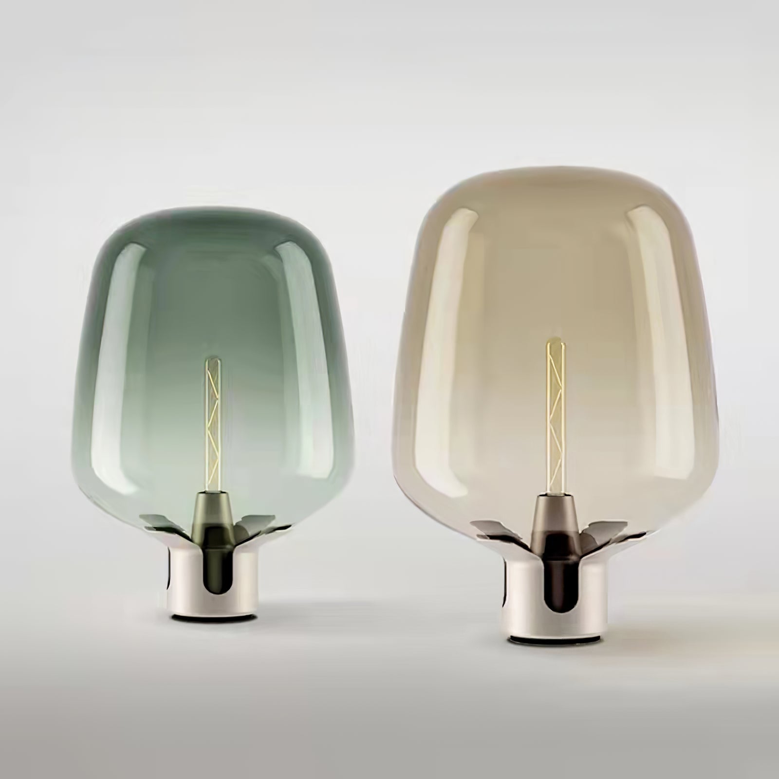 Lampada da Tavolo in Vetro AureaGlow con Luce LED Calda Compatta in Marrone o Verde