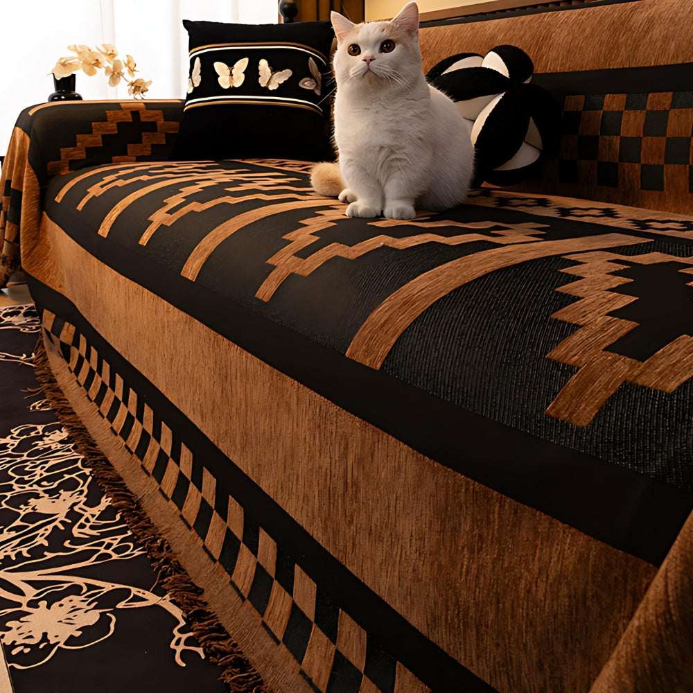 Housse de canapé Tribella en chenille avec motif géométrique tribal