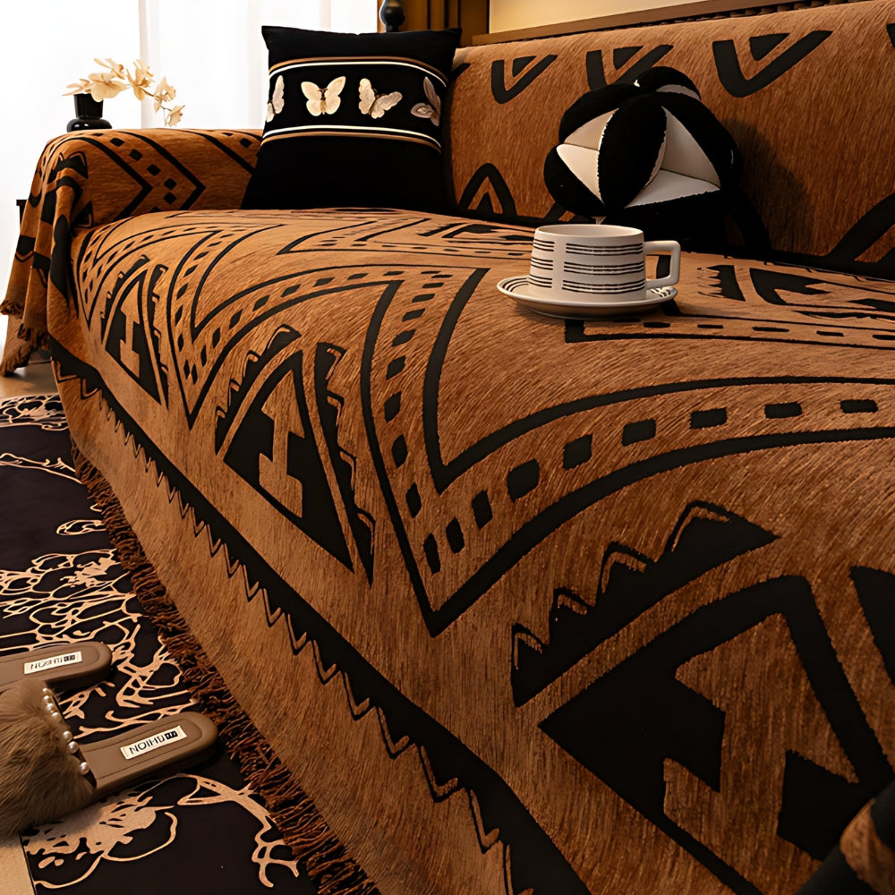 Housse de canapé Tribella en chenille avec motif géométrique tribal