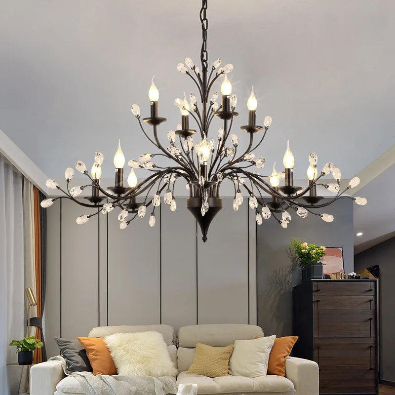 Lámpara de araña LumaFlora de cristal LED con hierro floral vintage