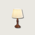 Lámpara de Escritorio con Base de Nogal y Pantalla de Tela Suave de OakHaven para Iluminación Ambiental Cálida