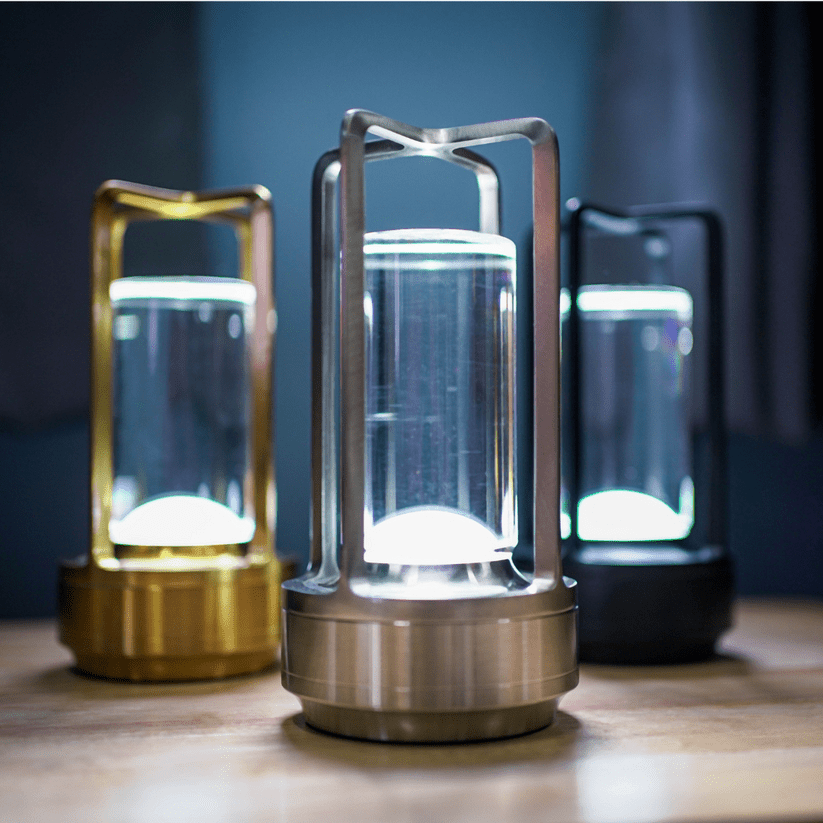 Aurora Kristalllaterne mit Glasdiffusor und sonniger LED