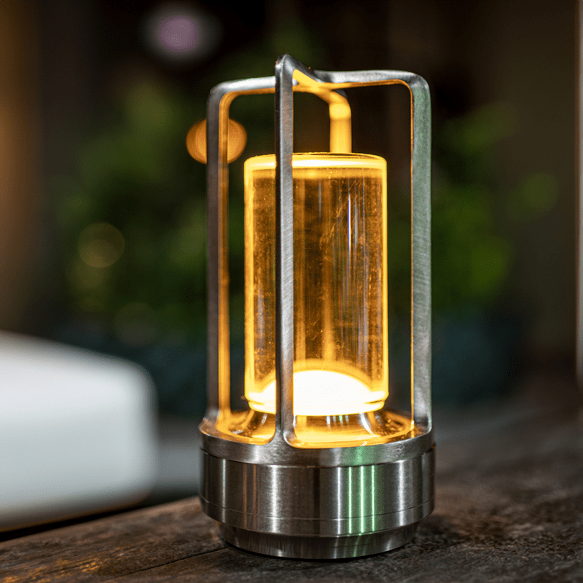 Aurora Kristalllaterne mit Glasdiffusor und sonniger LED