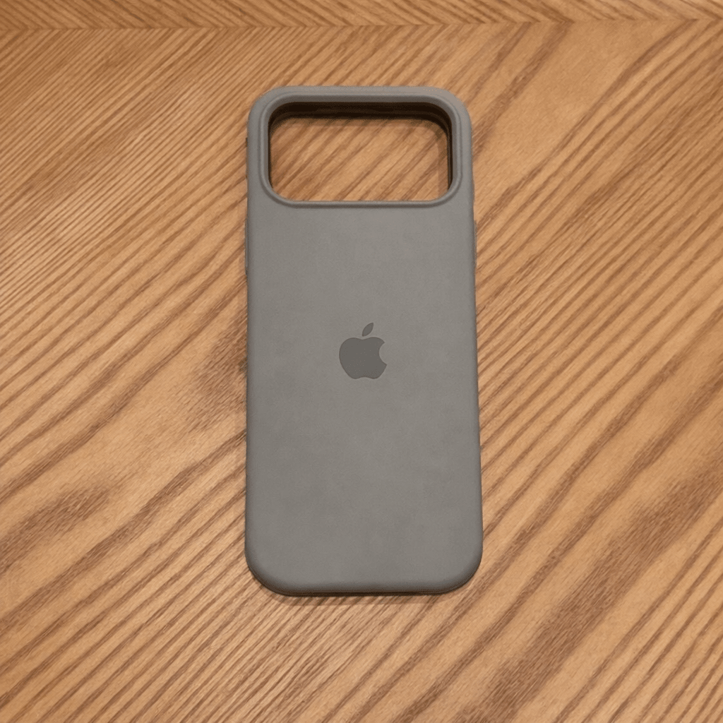 Siliglow MagSafe silikonecover med raffineret udseende og blød finish til iPhone