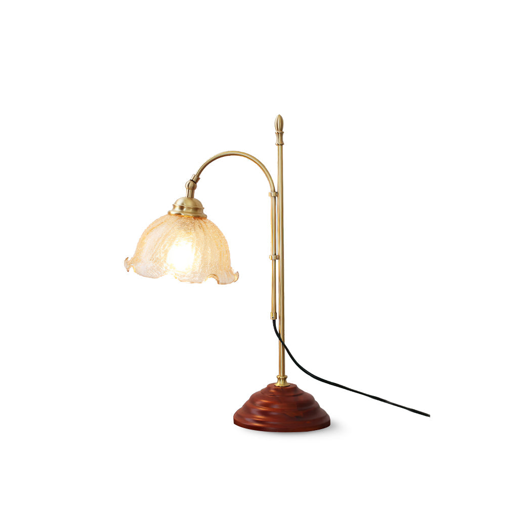 Lámpara de mesa Aurora con vidrio de pátina texturizada y detalles en cobre, luz ambiental suave