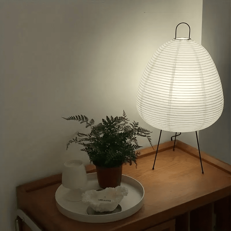 Lampe trépied Luma avec abat-jour en papier de riz fait main pour lumière douce
