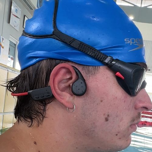 ラップトレーニングとプールセッション用防水イヤホン