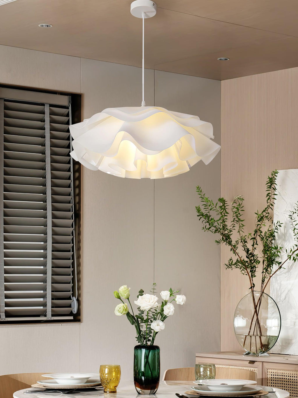 Lustră pendul florală albă FloraNova cu LED pentru decor acasă
