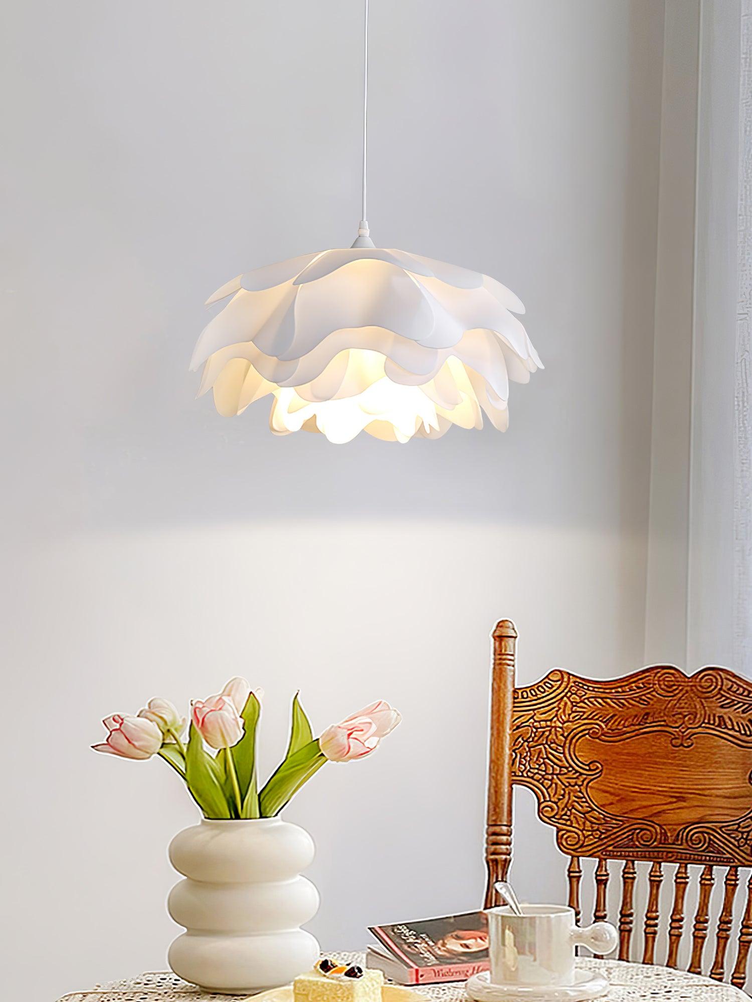 Lustră pendul florală albă FloraNova cu LED pentru decor acasă