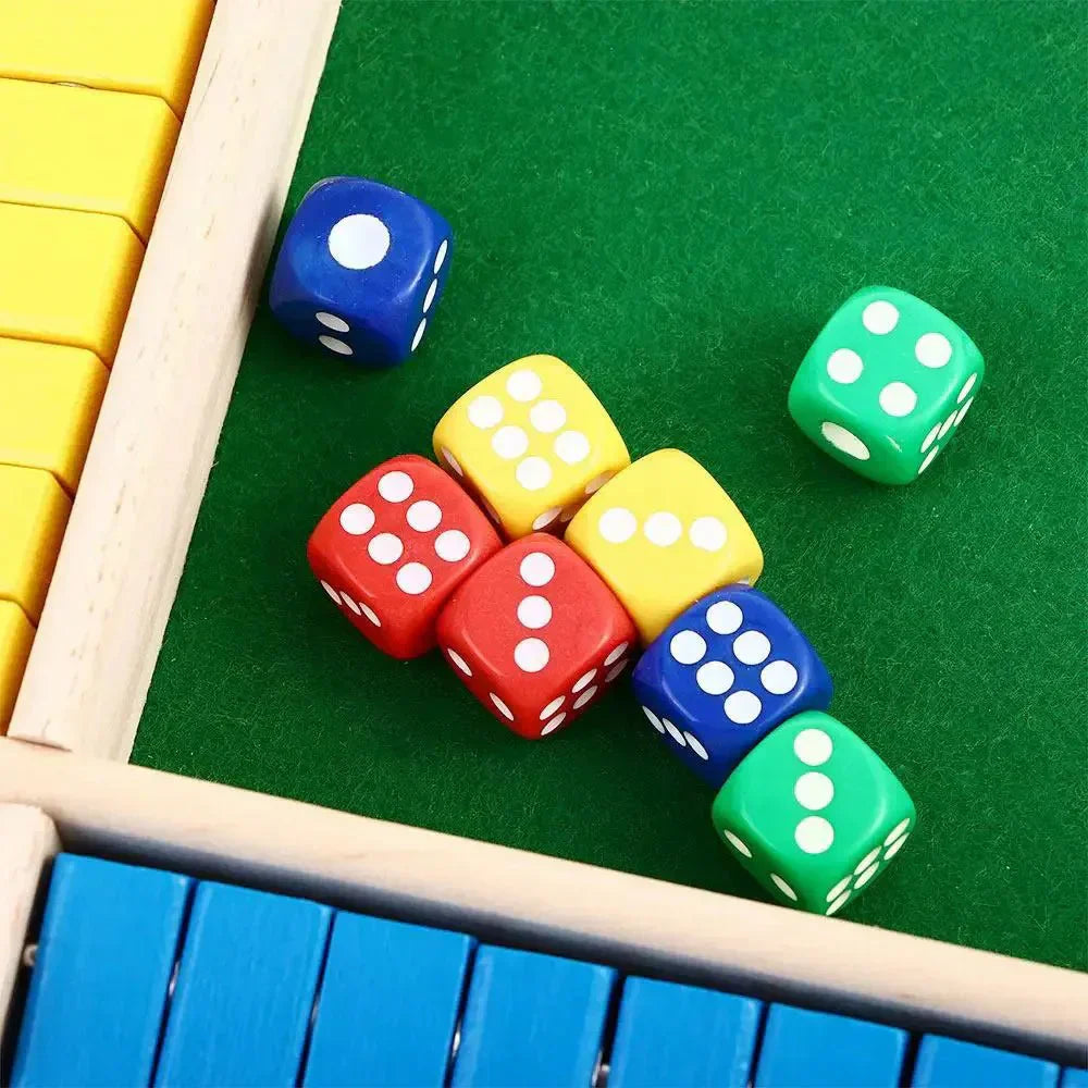 Juego de dados TimberForge Wooden Shut The Box para cuatro jugadores, ideal para reuniones informales