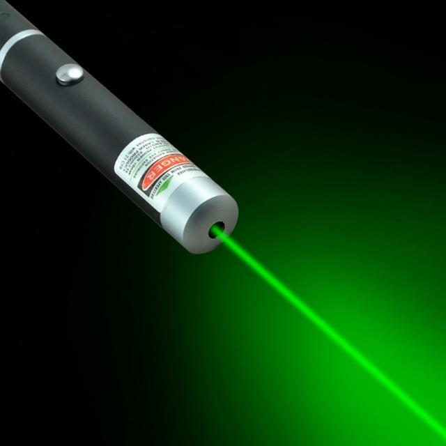 Jasny wielokolorowy wskaźnik laserowy do prezentacji na zewnątrz