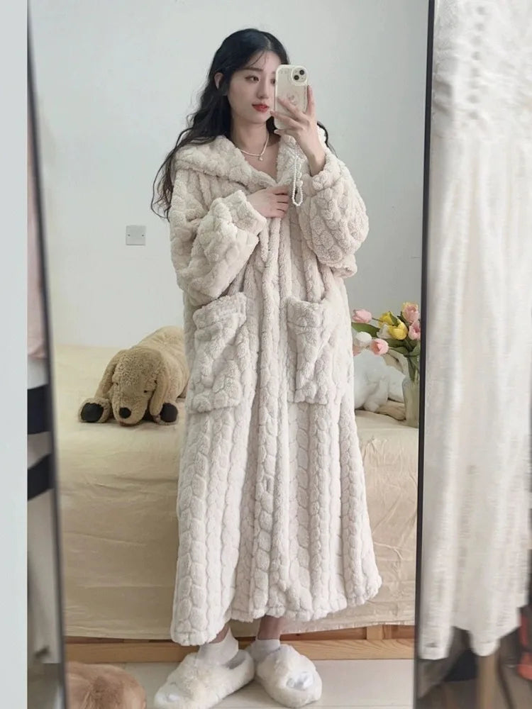 Peignoir Amy Nightfall confortable et doux pour femmes avec capuche et poches