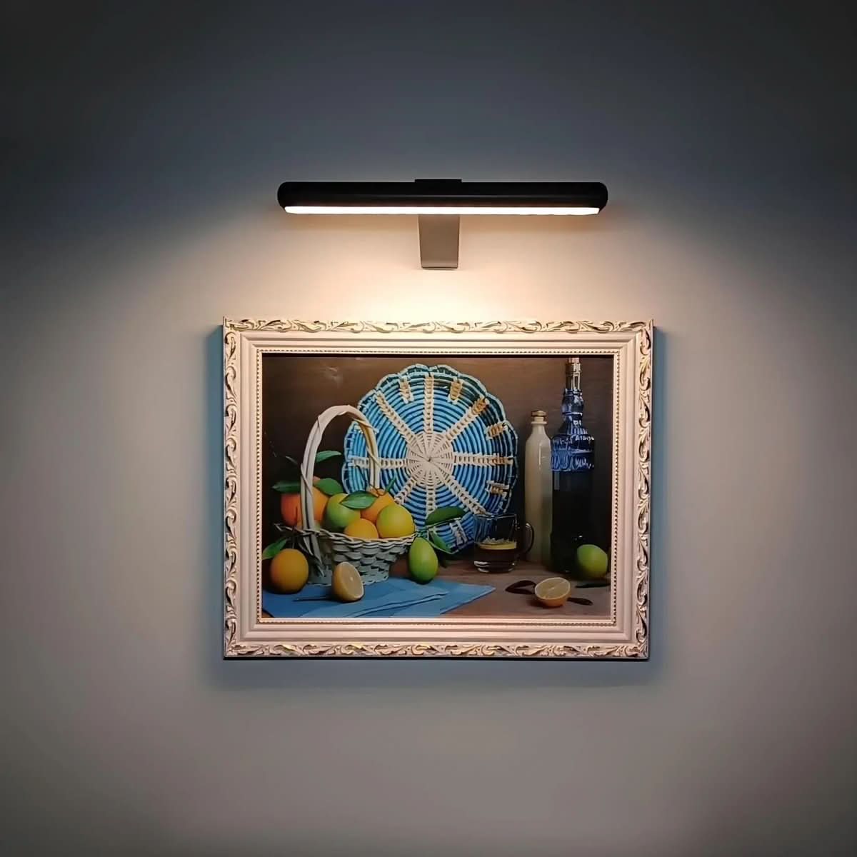 LumaNova Cordless LED Wall Light For Art And Gallery Displays