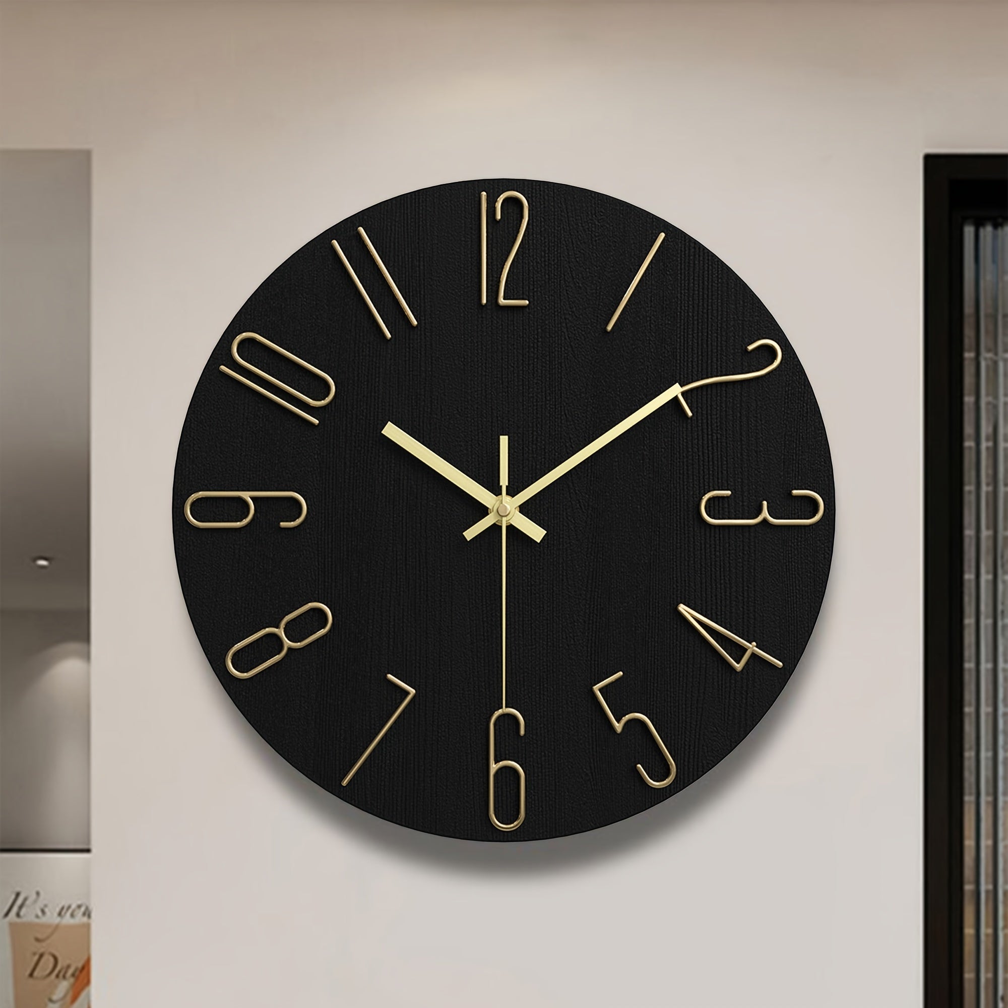Luminair Runde Wanduhr, randloses minimalistisches Design in Schwarz und Gold