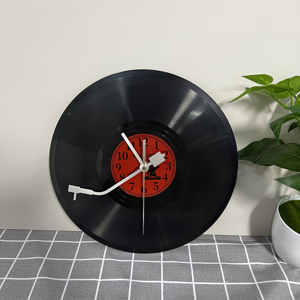 Timetunes-retro vinyylilevyseinäkello hiljaisella koneistolla