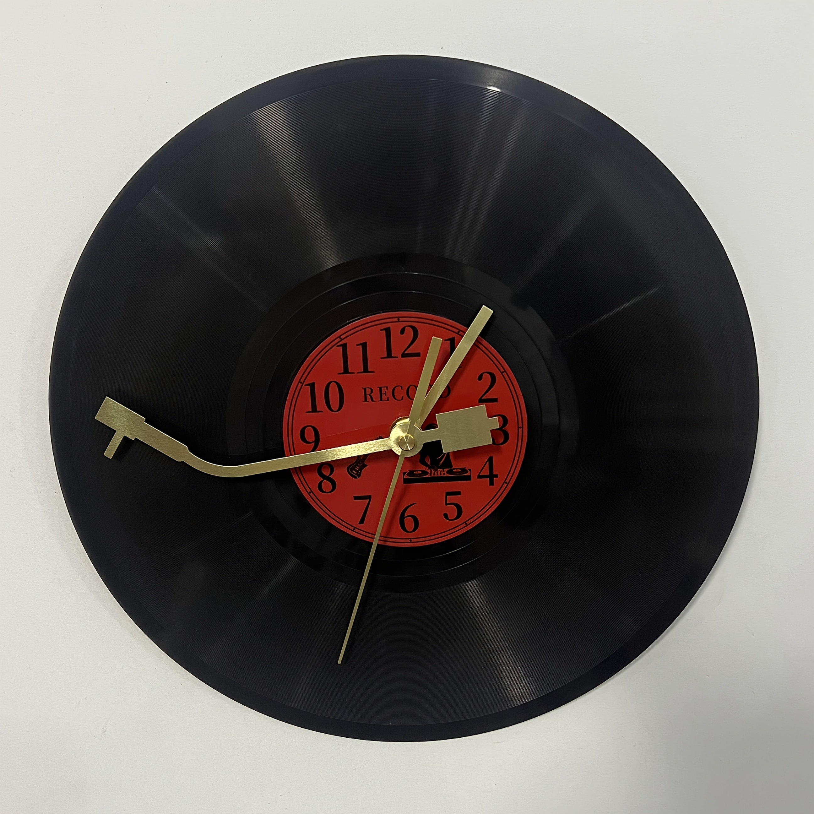 Timetunes-retro vinyylilevyseinäkello hiljaisella koneistolla