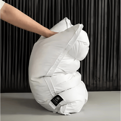 Almohada de lujo AuroraCloud con relleno de plumón de ganso para un sueño reparador