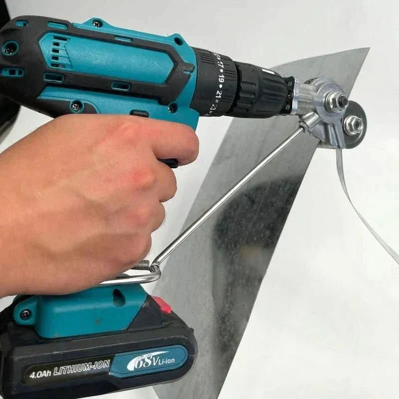 GripGlide Blechschneider-Aufsatz für Bohrmaschinen bei Heimwerkerprojekten