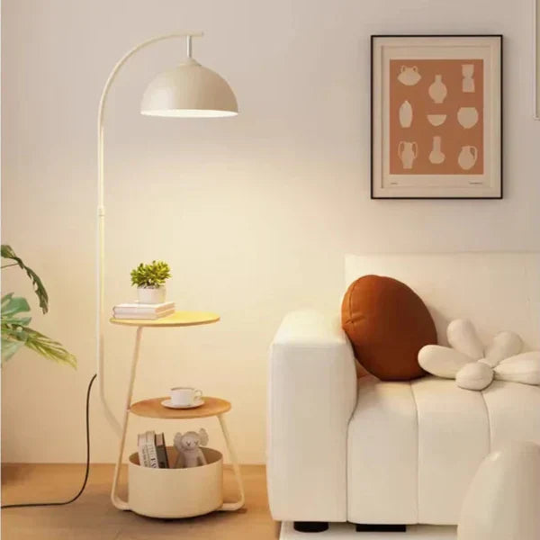 Lampadaire NovaNook avec rangement intégré pour salons