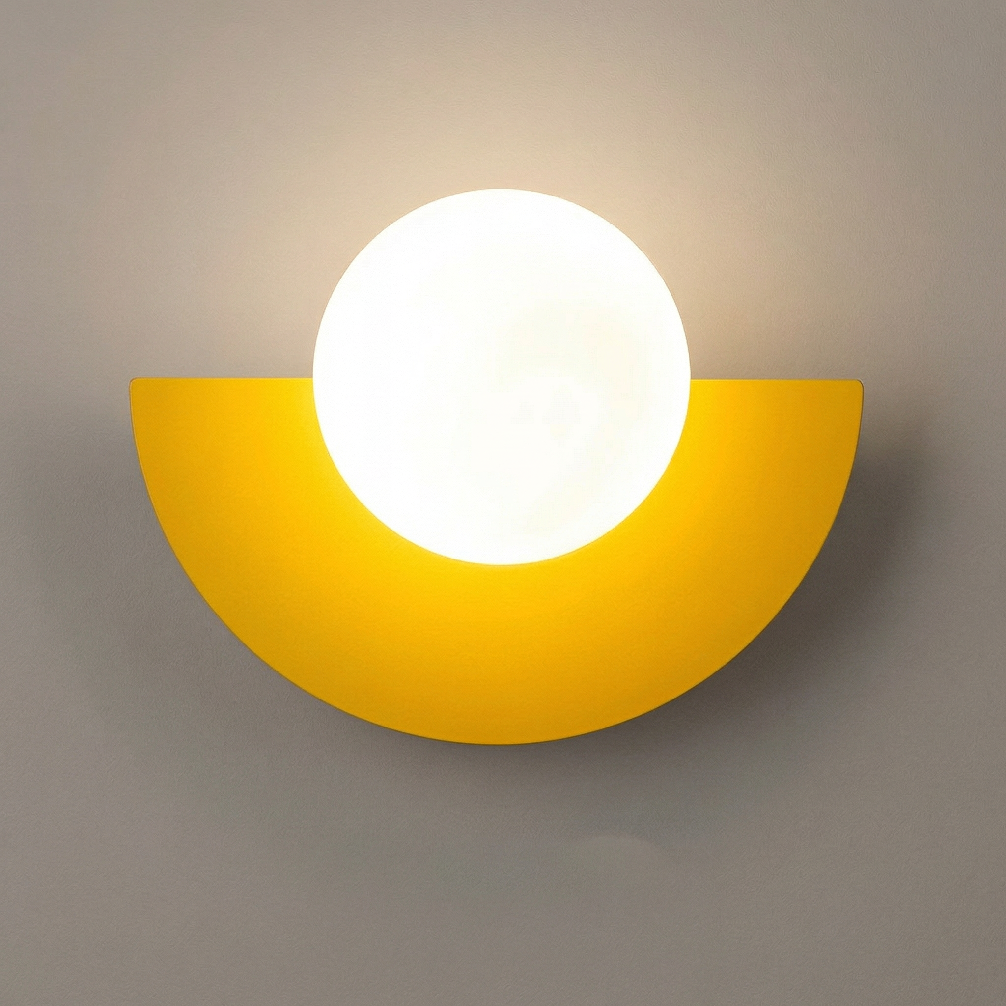 Lampada da parete semicircolare Summit con LED integrato per un'atmosfera calda negli spazi moderni