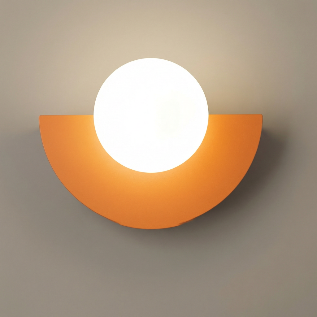 Lampada da parete semicircolare Summit con LED integrato per un'atmosfera calda negli spazi moderni