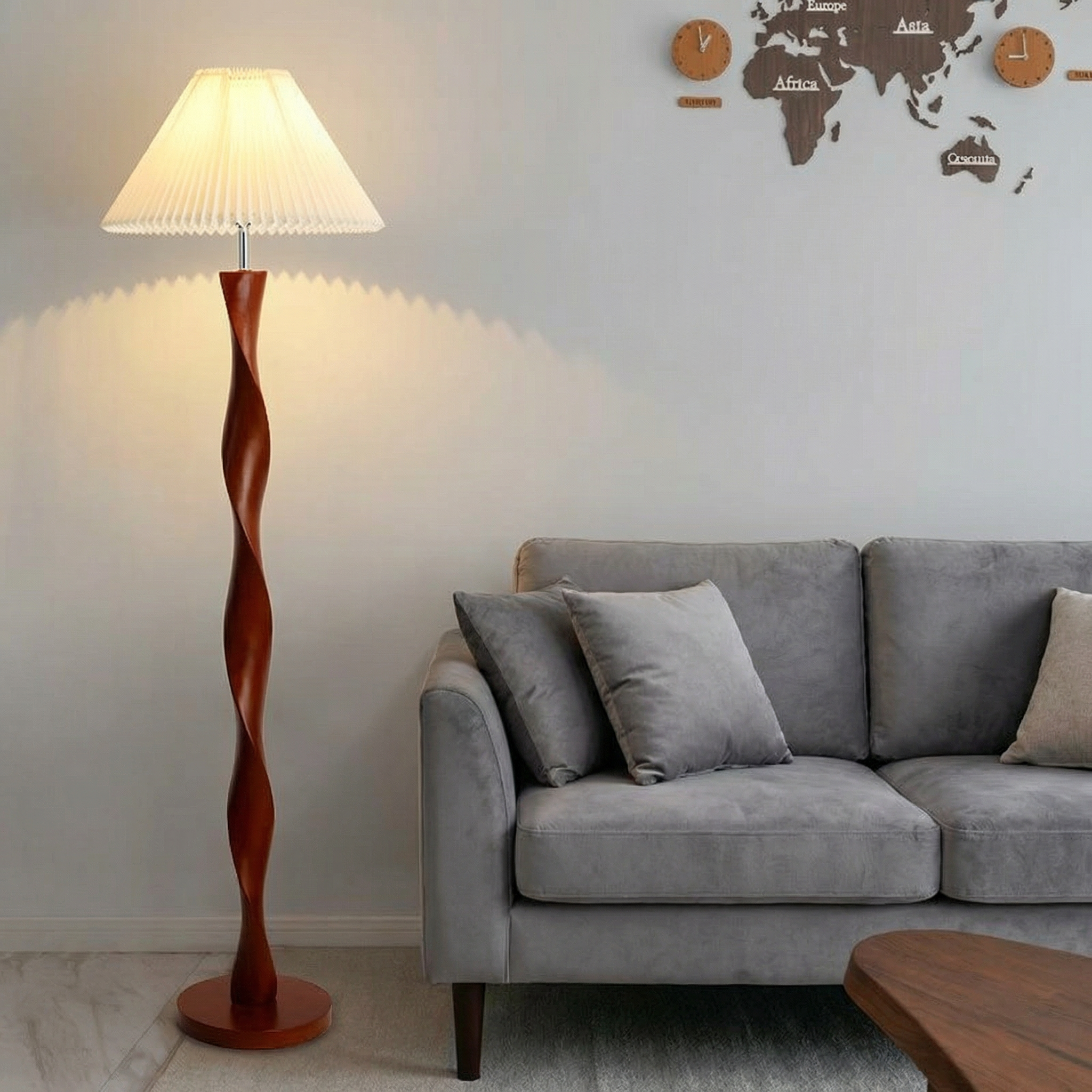 Lámpara de Pie Elegante de Nogal con Pantalla Plisada en Diseño Moderno para Ambiente Acogedor