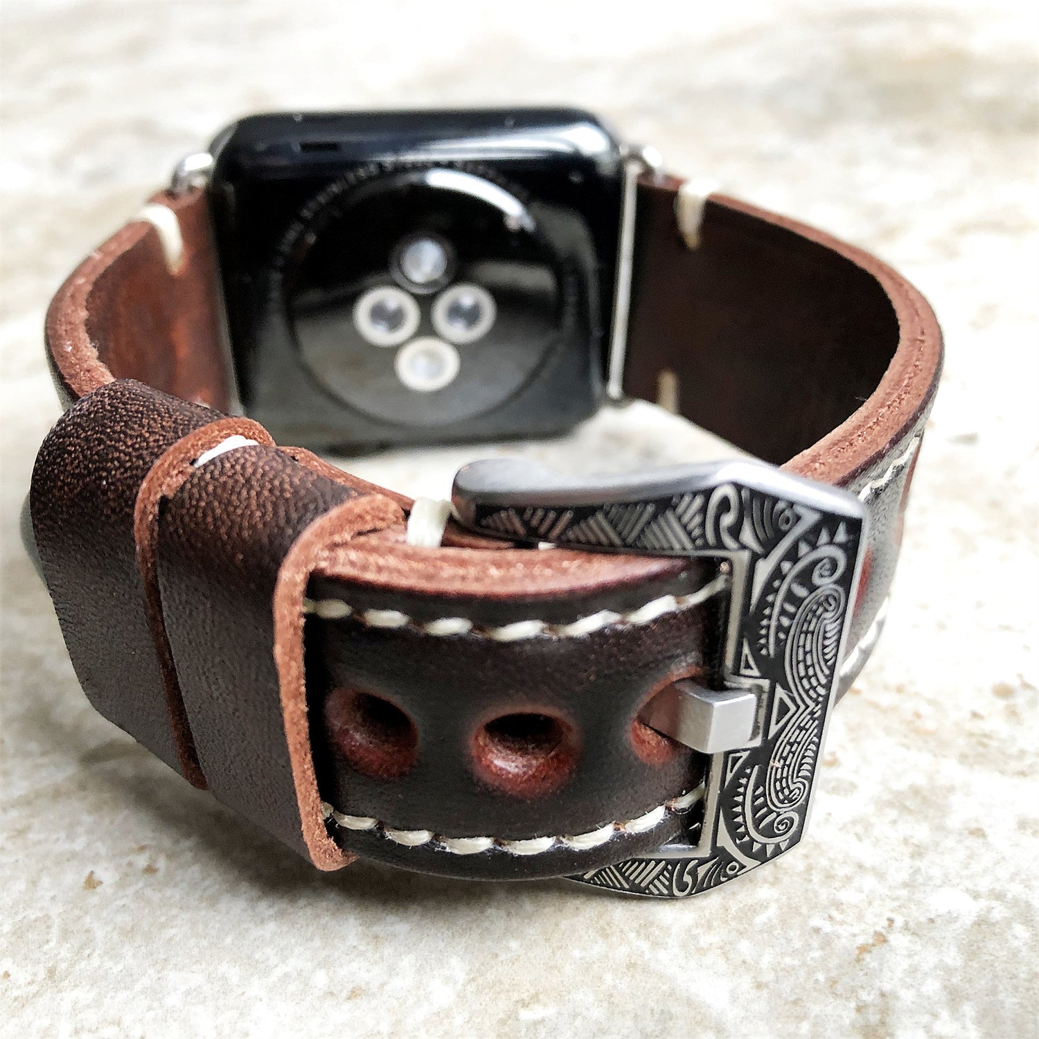 Apple Watch Ultra için El İşçiliği Oyma Sırt Deri Kayış