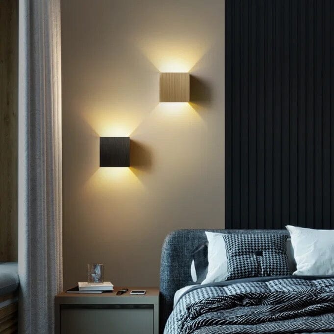 Klasyczna lampa ścienna NovaCube do użytku wewnętrznego i zewnętrznego