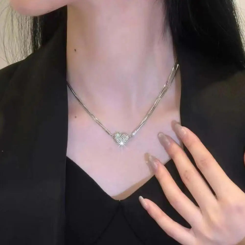 Collier magnétique pendentif cœur pour un style quotidien et un port élégant au quotidien