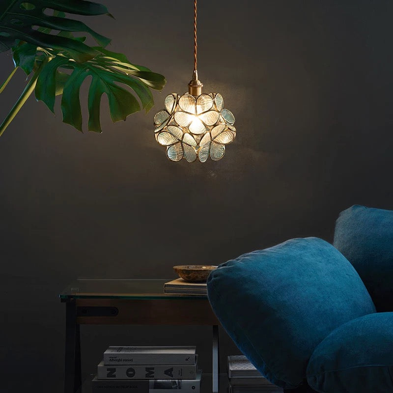 Liora Glass Pendellampe med Nordisk Blomstermotiv