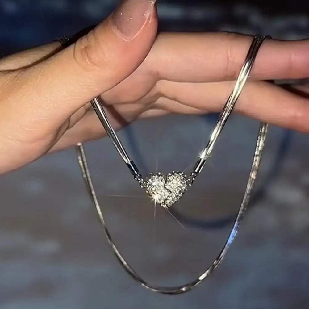 Collier magnétique pendentif cœur pour un style quotidien et un port élégant au quotidien