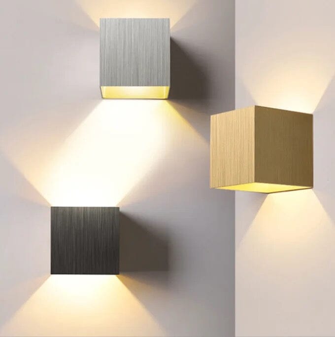 Klasyczna lampa ścienna NovaCube do użytku wewnętrznego i zewnętrznego