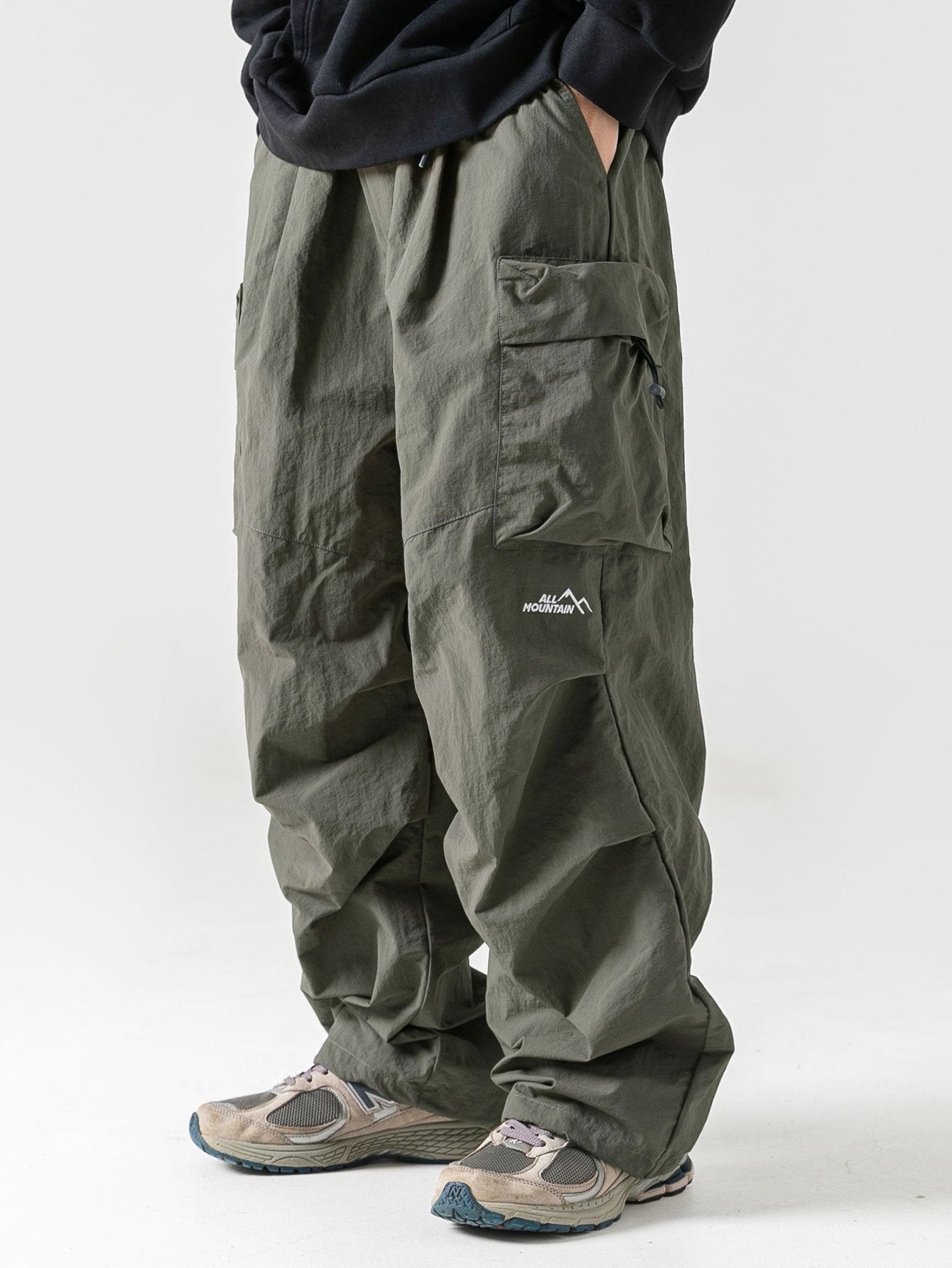 Pantaloni cargo resistenti da uomo con tessuto idrorepellente per escursioni all'aperto
