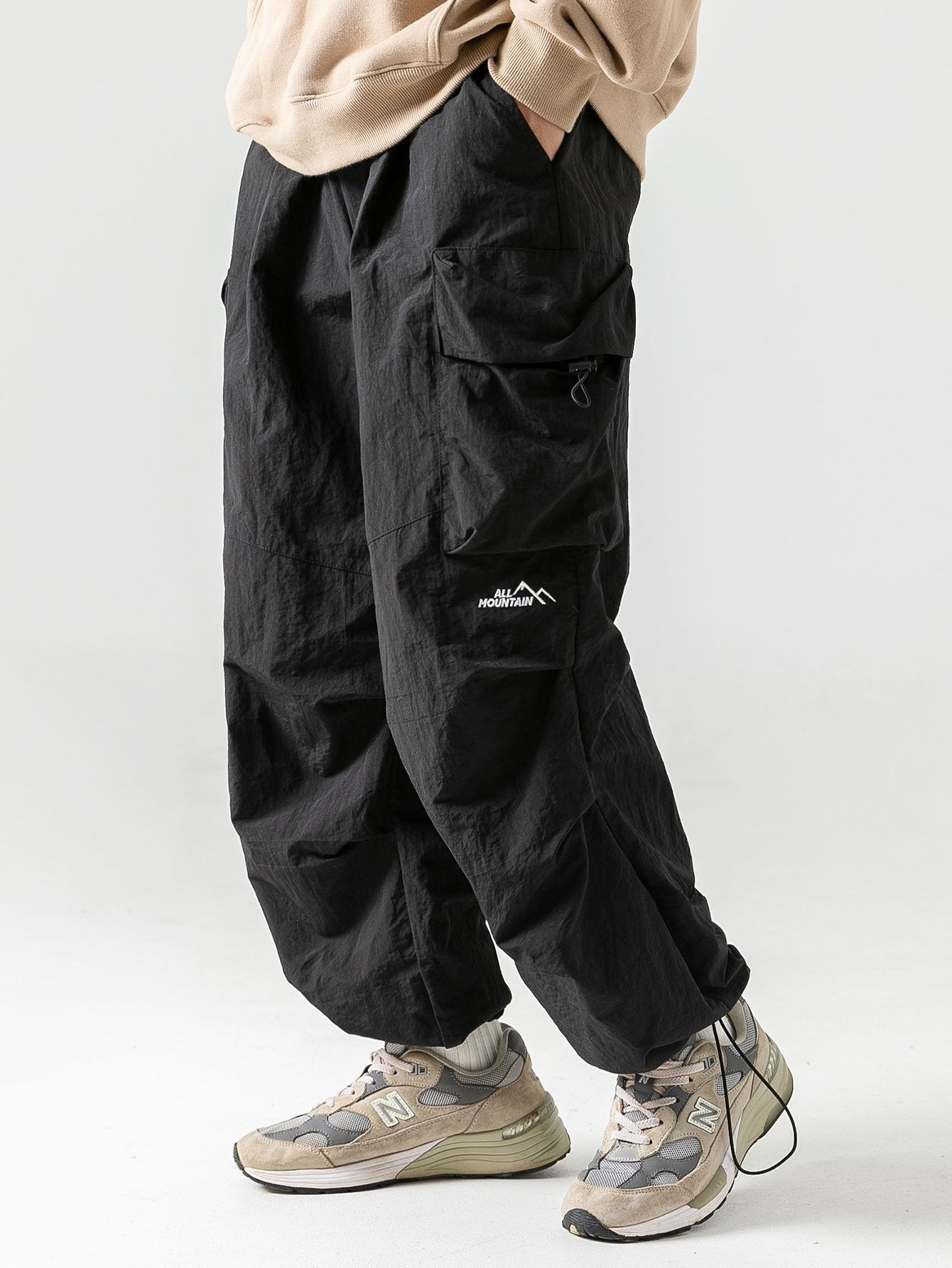 Pantaloni cargo resistenti da uomo con tessuto idrorepellente per escursioni all'aperto