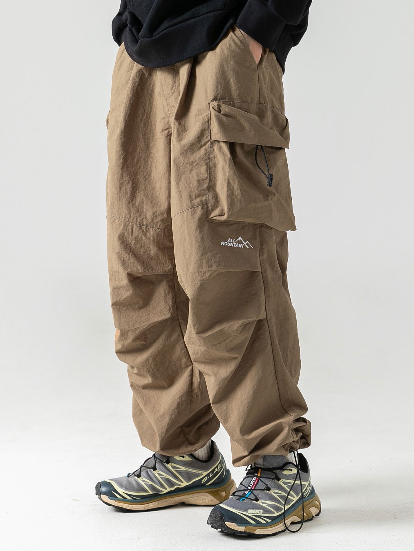 Pantaloni cargo resistenti da uomo con tessuto idrorepellente per escursioni all'aperto