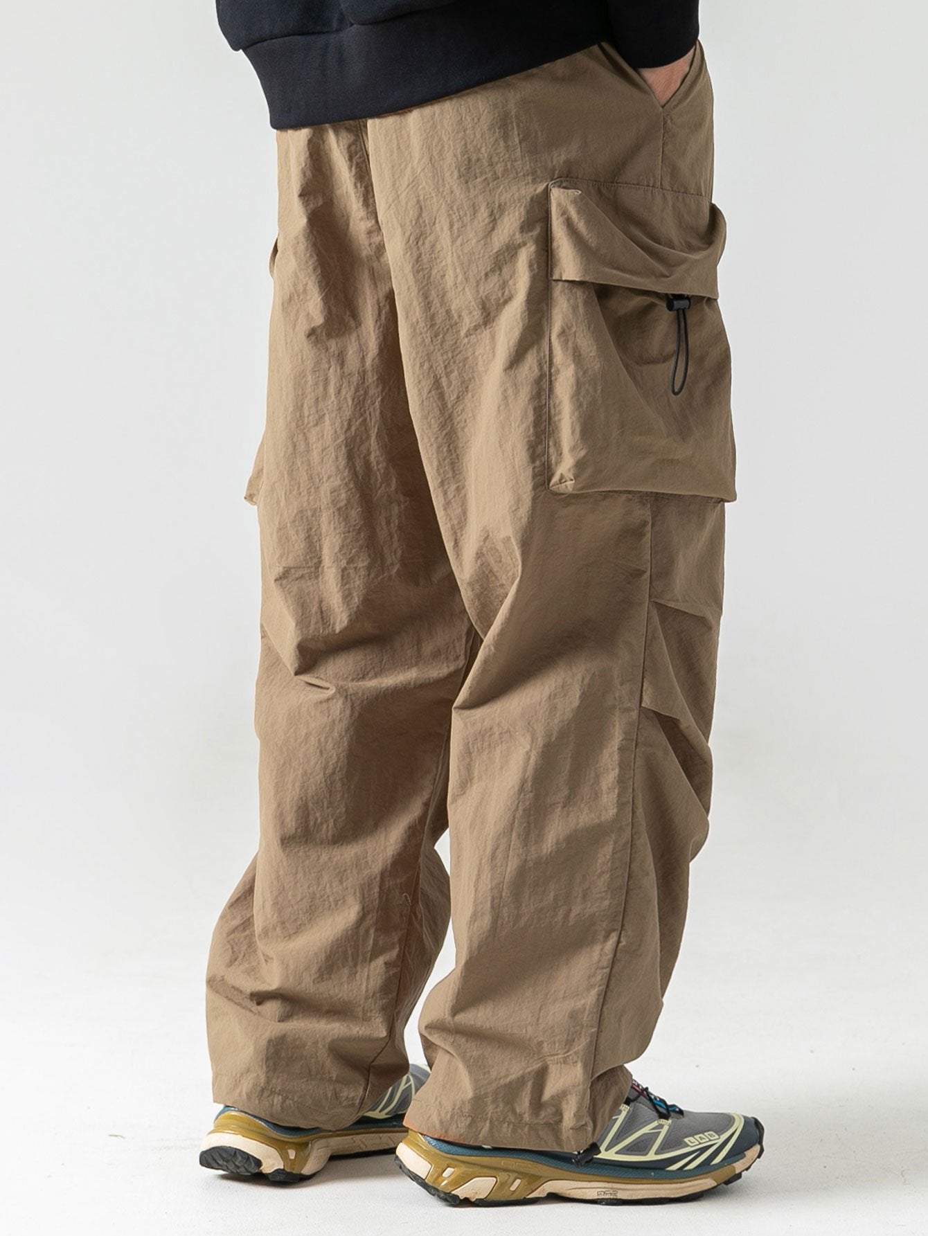 Pantaloni cargo resistenti da uomo con tessuto idrorepellente per escursioni all'aperto