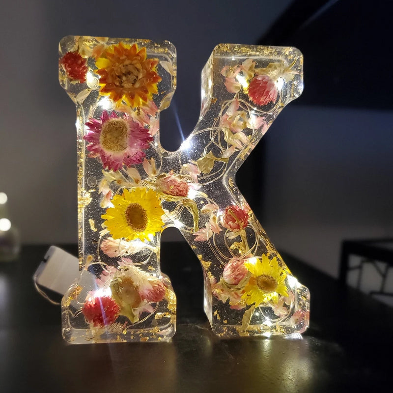 Lampada Alfabeto con Fiori Secchi Illuminazione Notturna per Decorazione Casa Idea Regalo