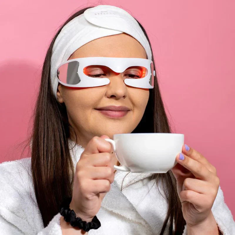 At-Home Under-Eye Red Light Therapy Device With Gentle Vibration