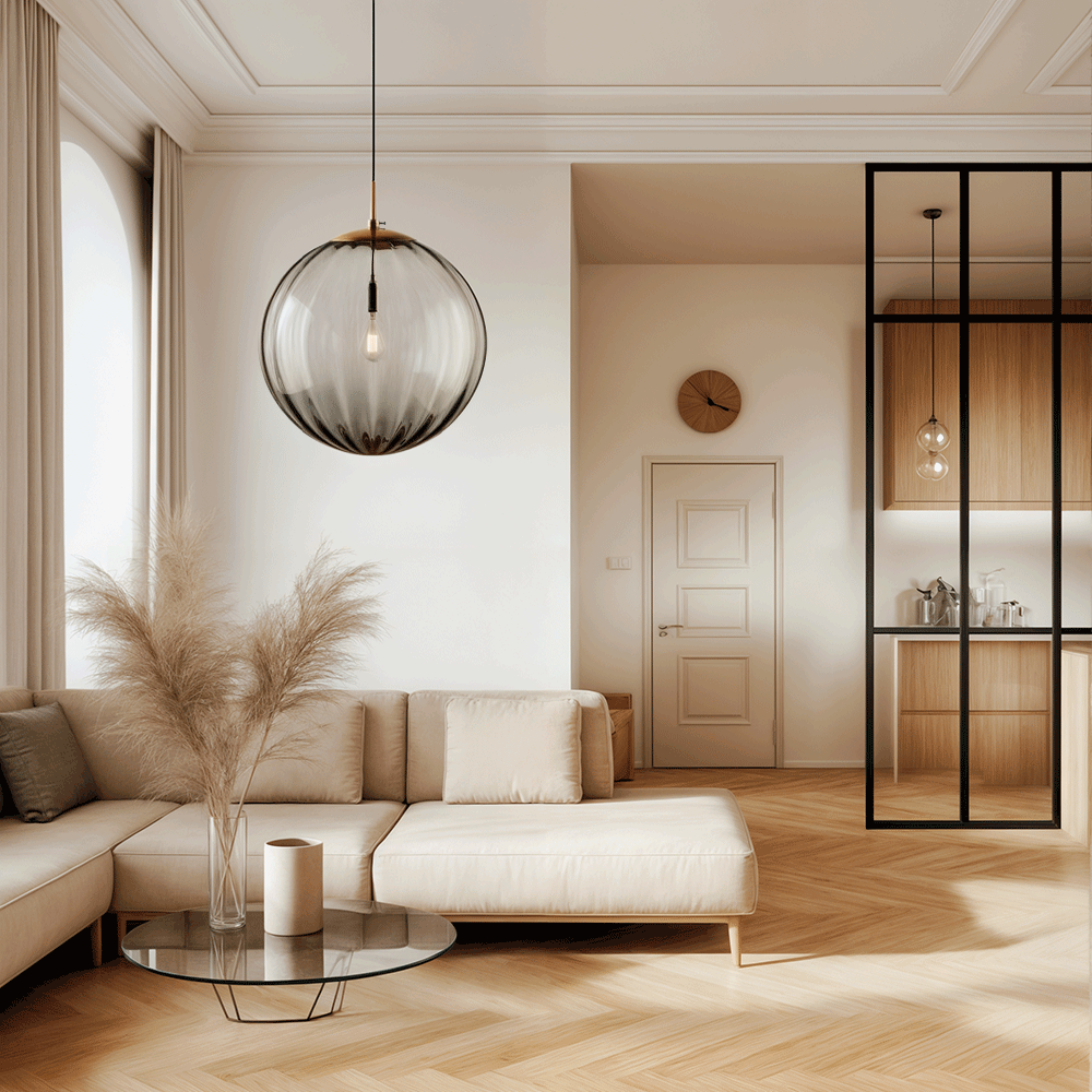 Lampa Luma Glass Ball přináší teplé ambientní světlo do ložnic a jídelních prostor